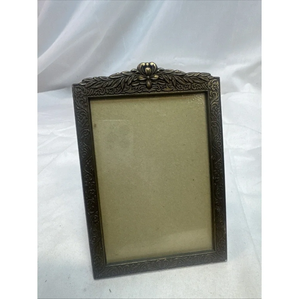 Vintage Ornate Metal Frame Scroll Work Photo‎ Size 3.25 X 4.75